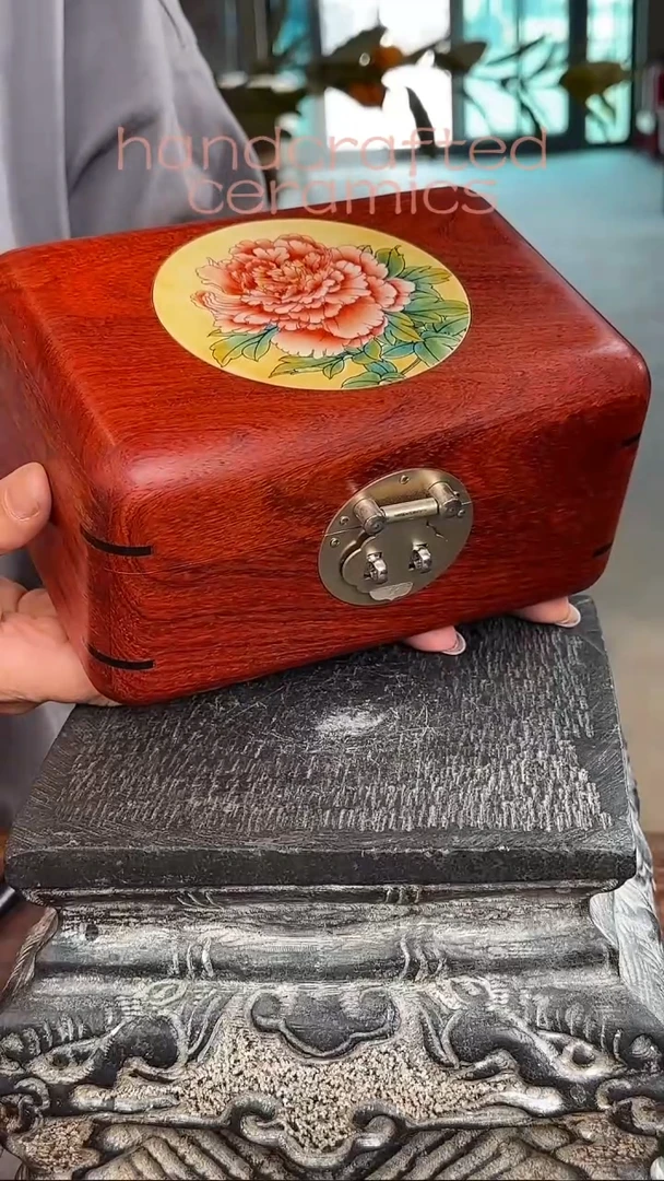 缅甸花梨木手工釉上彩瓷片首饰盒