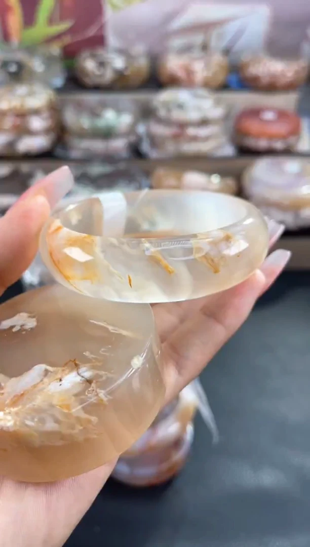 未镶嵌手镯石英质玉60