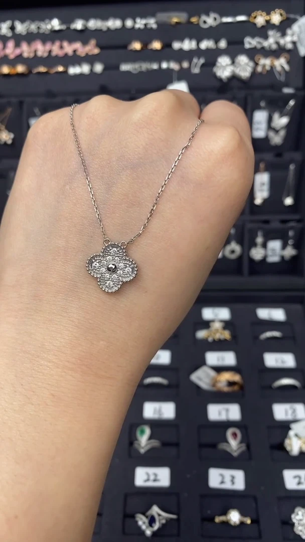 【闪购商品】钻石颈饰18K金镶嵌大版四叶草项链