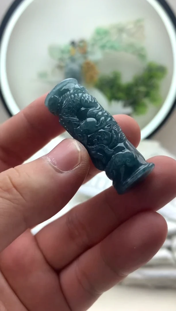 颈饰未镶嵌翡翠龙柱