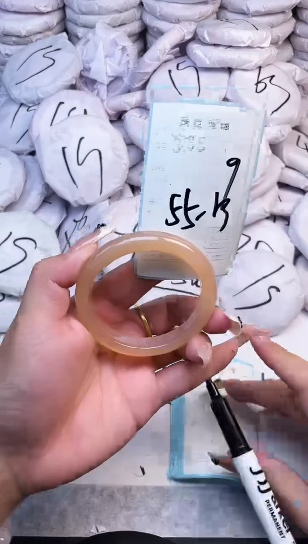 手镯玛瑙/玉髓未镶嵌335