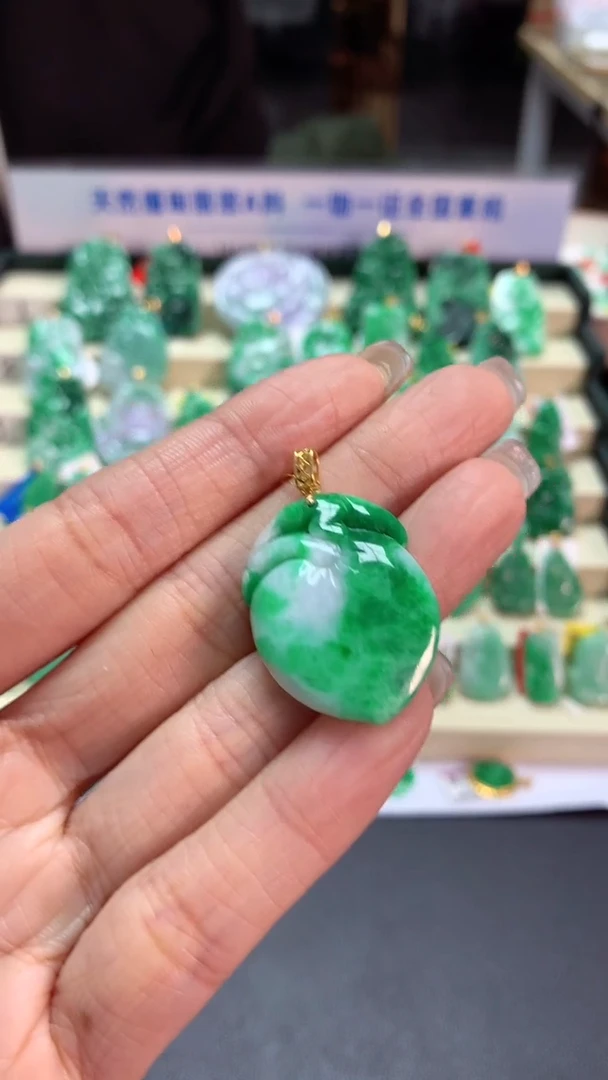 【闪购商品】翡翠吊坠(不含链)18K金镶嵌挂件