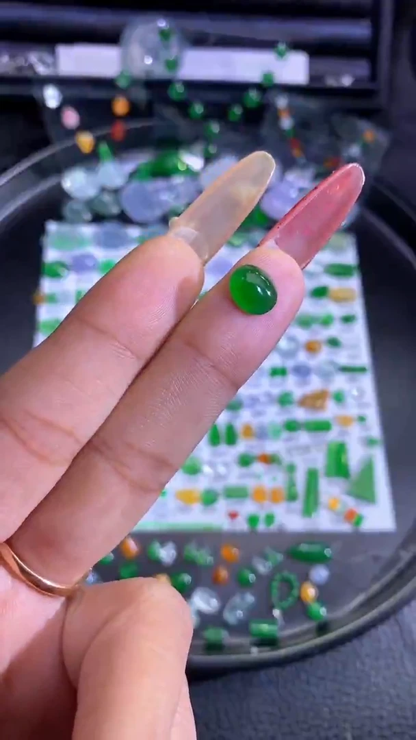 未镶嵌挂件翡翠蛋