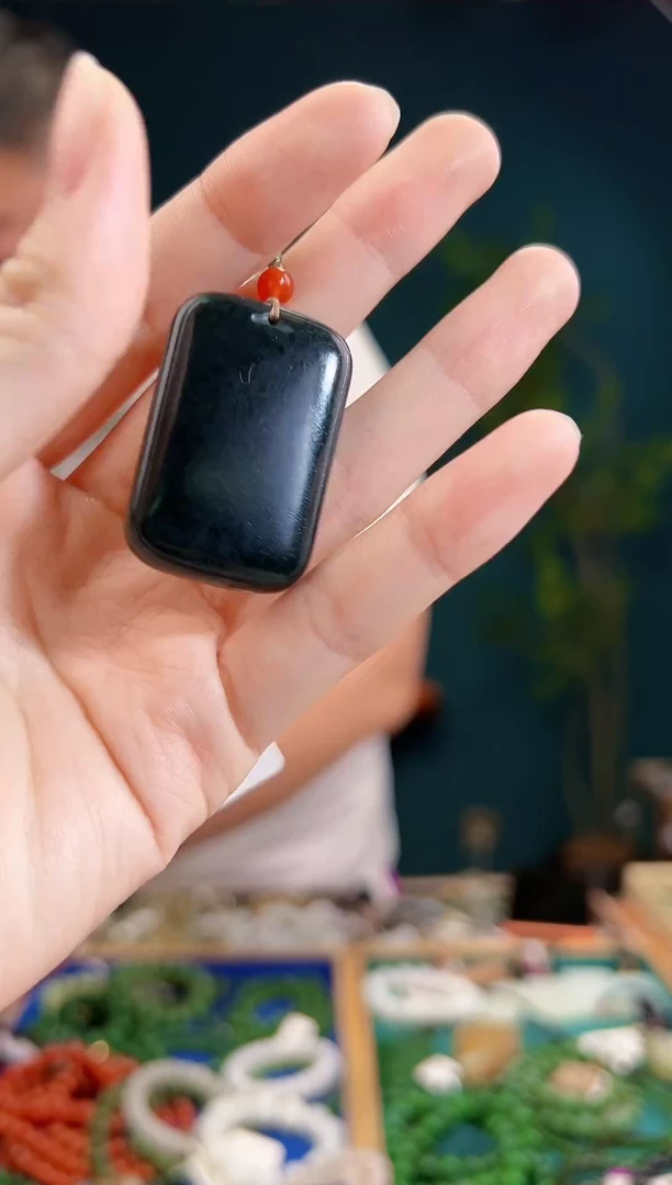 颈饰未镶嵌和田玉一物一证 拍一单发一个