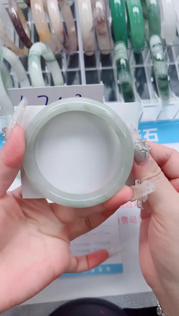 【闪购商品】石英质玉手镯未镶嵌A161-62.3