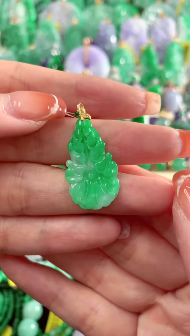 吊坠(不含链)18K金镶嵌翡翠挂件