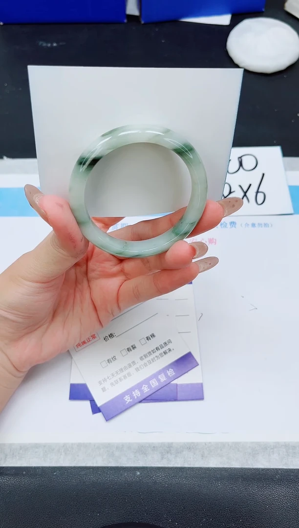 未镶嵌手镯石英质玉A59-52.8