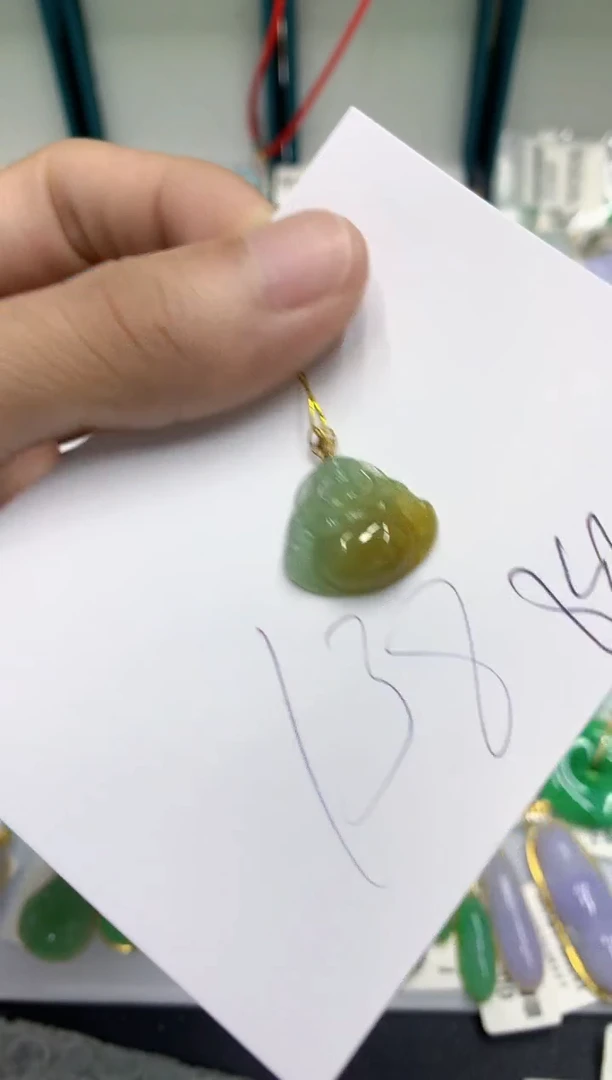 翡翠18K金镶嵌颈饰翡翠