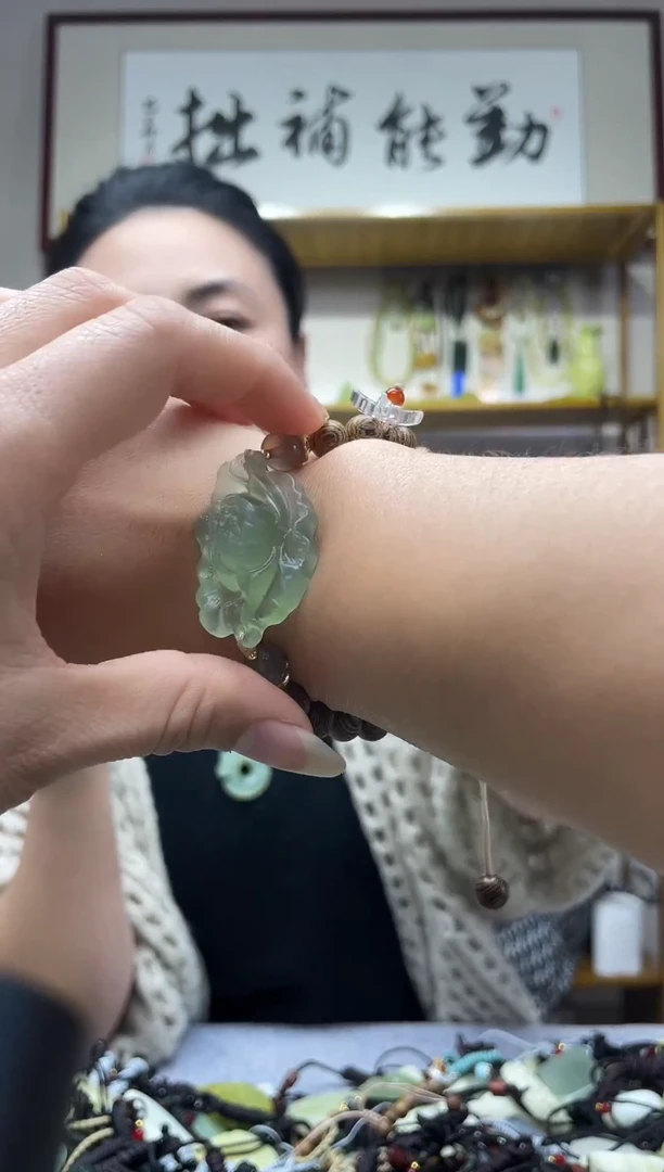 未镶嵌岫玉吊坠·