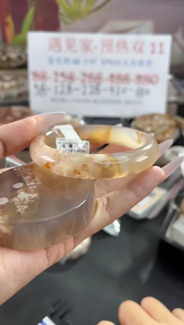 未镶嵌手镯石英质玉60