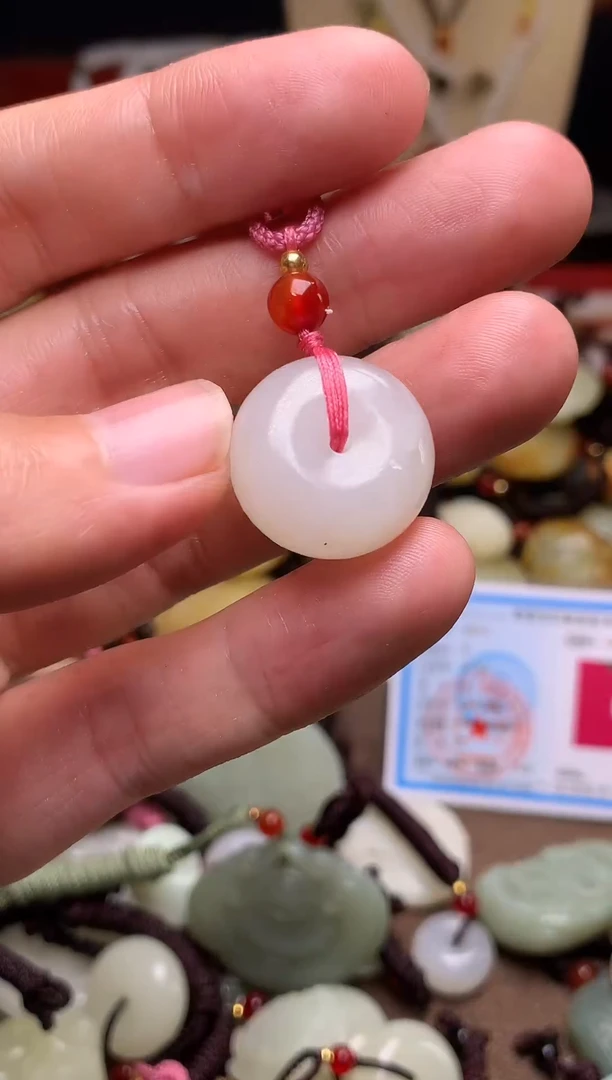 颈饰未镶嵌和田玉新疆料青海料清水和田玉吊坠