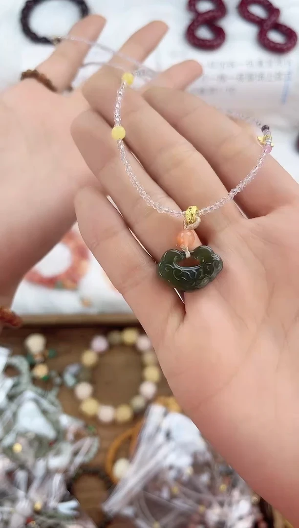 【闪购商品】水晶手链合金翡翡平安锁脖挂