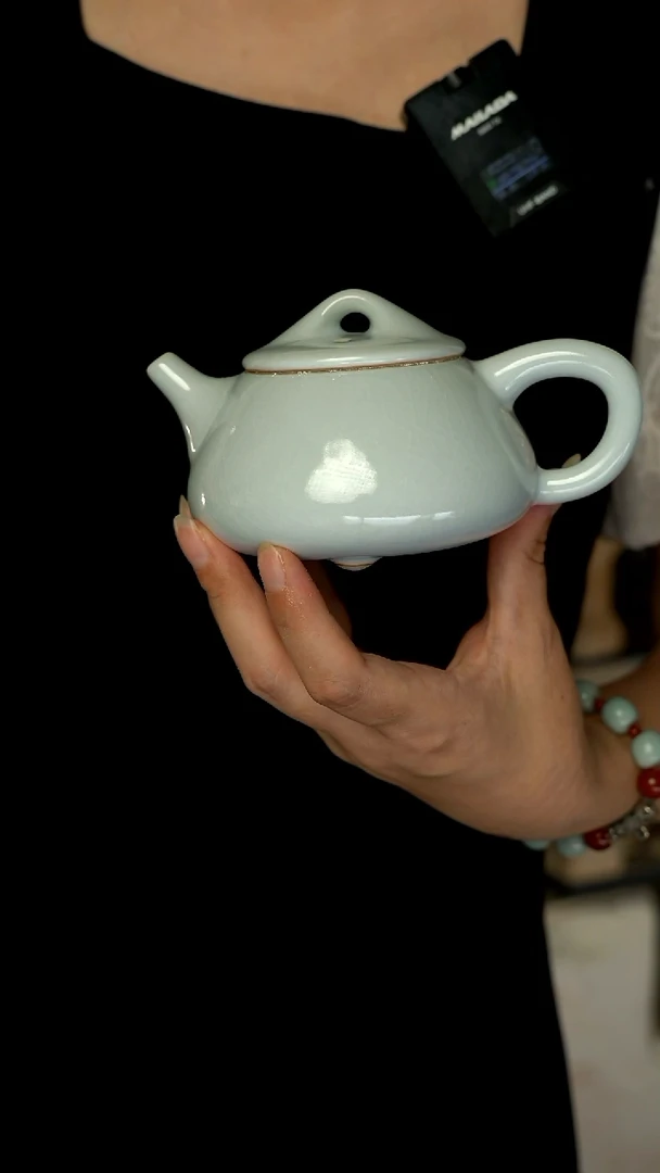 杯月白釉石瓢壶开片一级