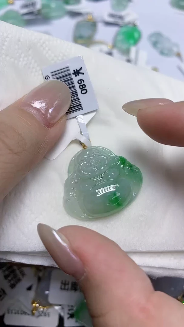 翡翠18K金镶嵌颈饰天然缅甸翡翠A货