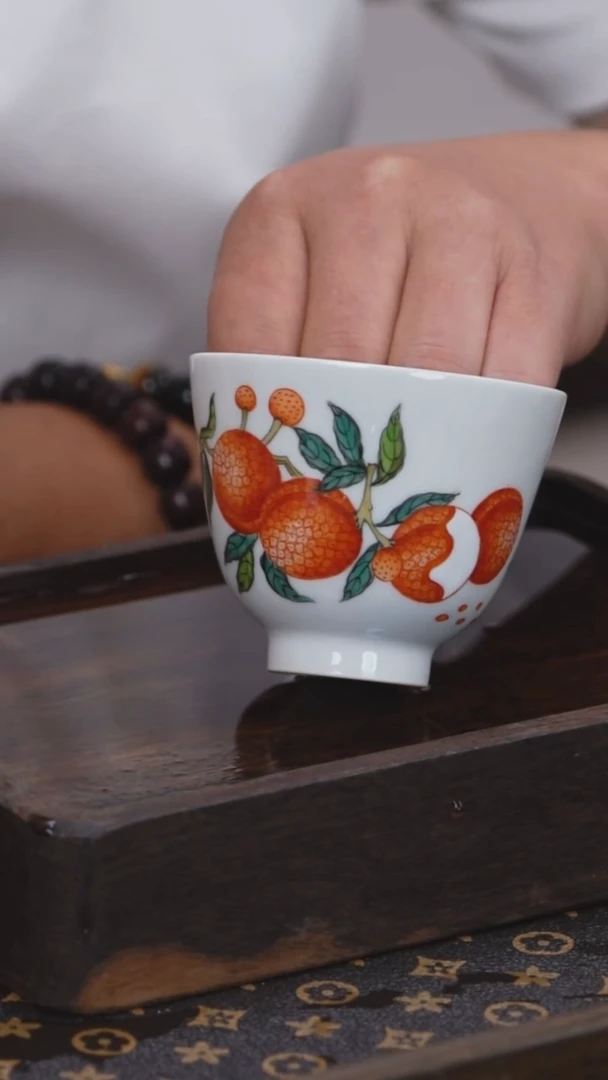 粉彩荔枝纹杯杯杯
