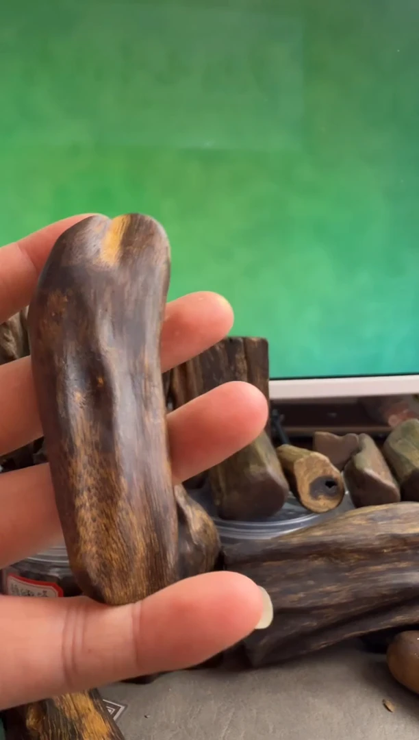 沉香手把件越南芽庄树心油多样性发一