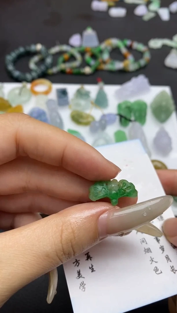 未镶嵌定制翡翠翡翠毛货~