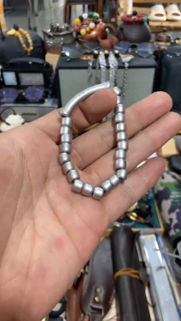 瓷片闪购商品    如图所示