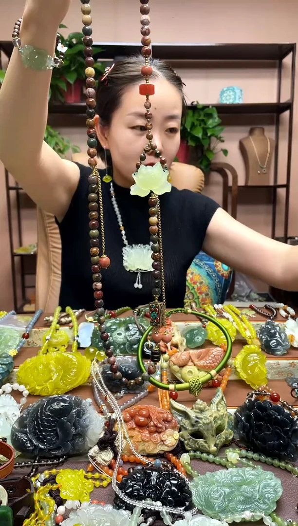 未镶嵌岫玉吊坠·