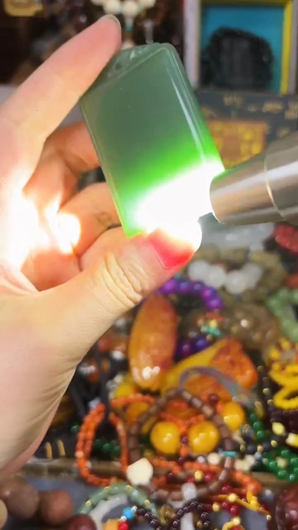 和田玉未镶嵌颈饰..................