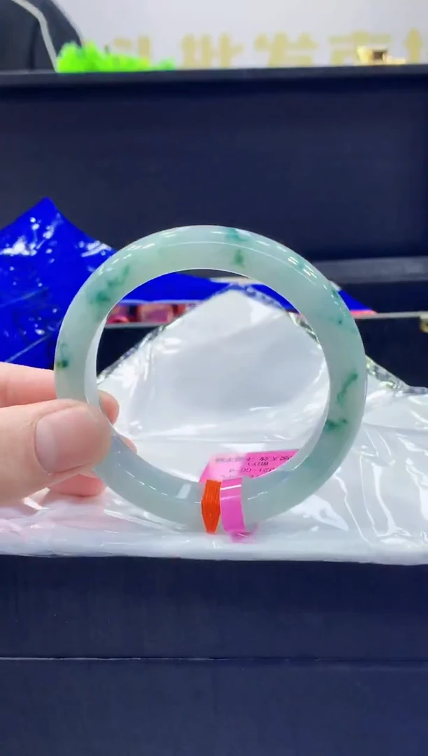 未镶嵌手镯翡翠翡翠手镯