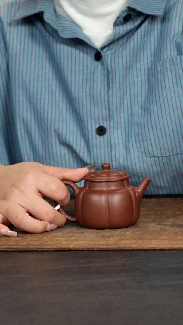 茶壶紫砂底槽青筋纹小金汇150cc