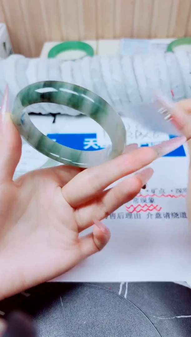 未镶嵌手镯石英质玉116/62.1