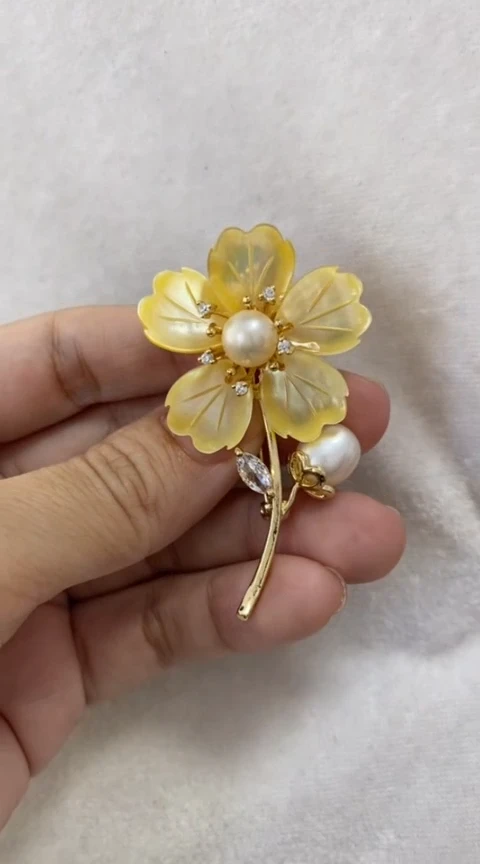 未镶嵌淡水珍珠胸饰1