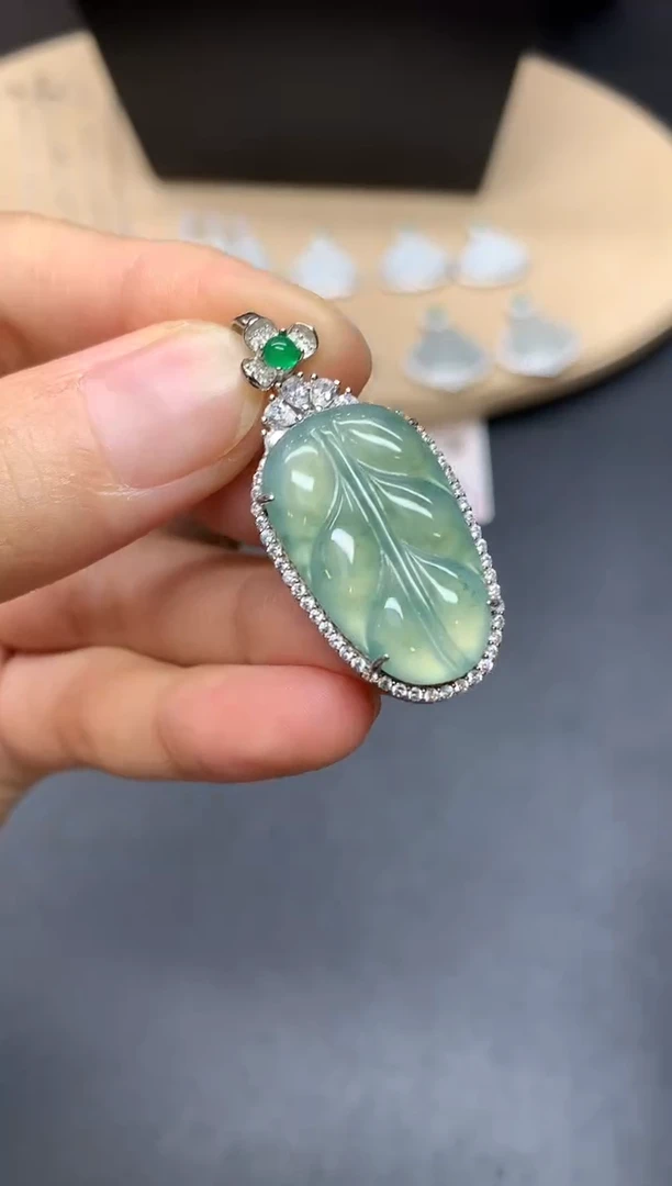 翡翠银S925镶嵌吊坠(不含链)叶子【无服务费】