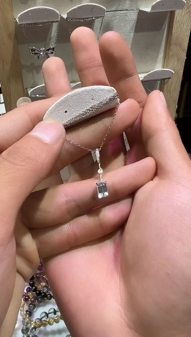 海蓝宝石吊坠(不含链)银S925镶嵌海蓝宝吊坠 多样性发一