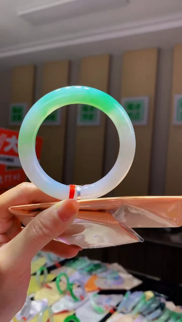 未镶嵌手镯翡翠-C132 圈口 全款7.5万 定金1万