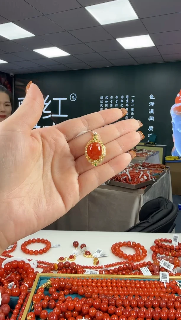 银S925镶嵌吊坠南红玛瑙多样发其一/0000000028615
