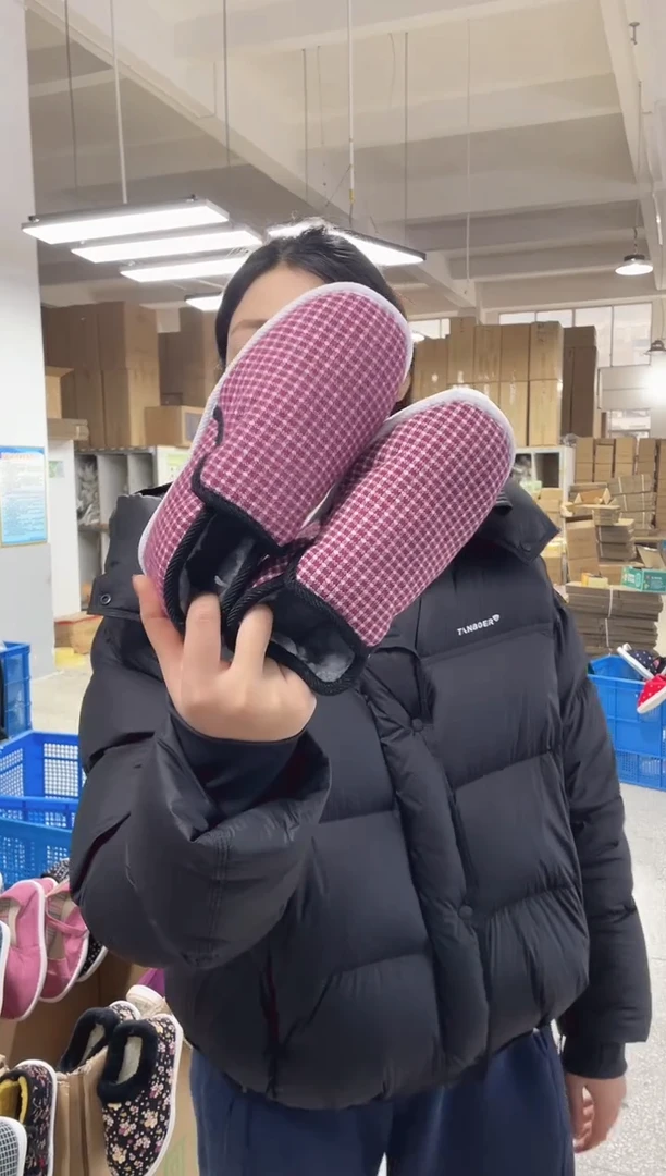 牛筋底枣红格棉鞋35码