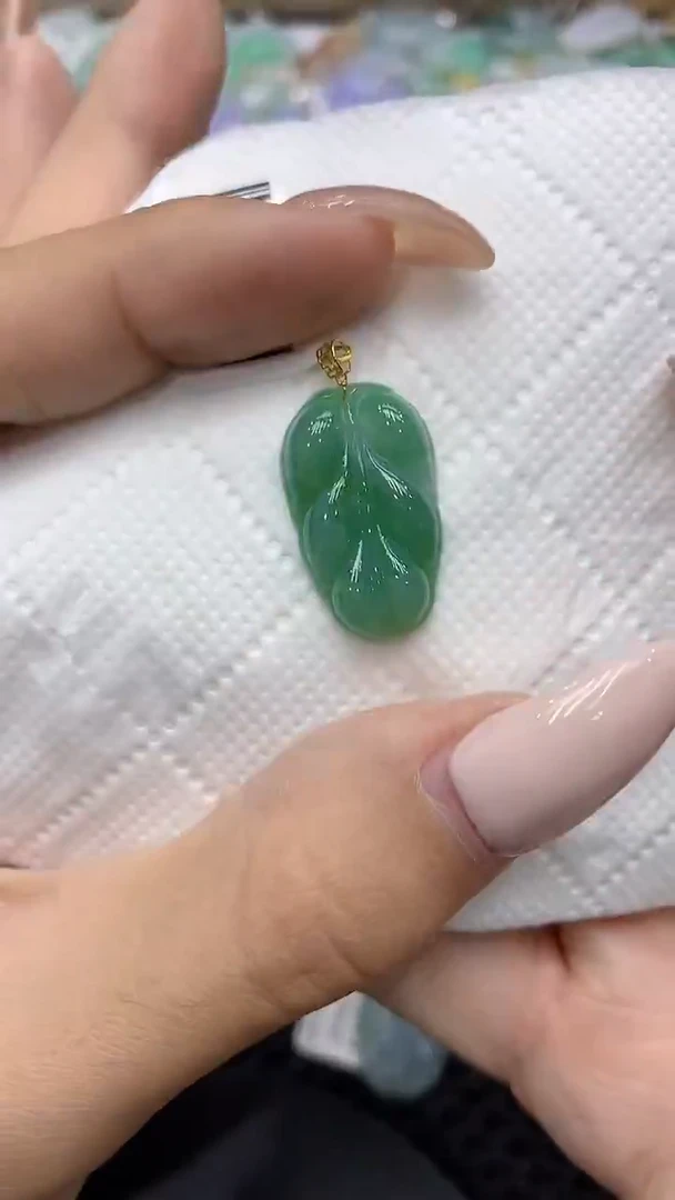 颈饰18K金镶嵌翡翠111111111111
