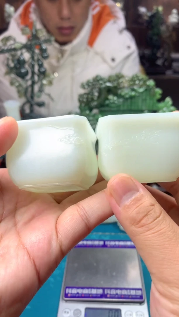 颈饰未镶嵌和田玉拍一发一