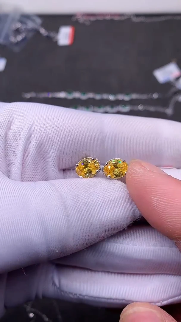 【闪购商品】彩色蓝宝石耳饰银S925镶嵌.......