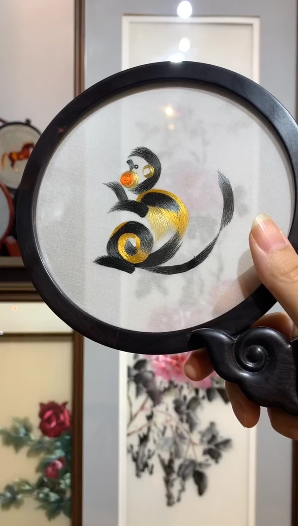 刺绣大*哥纯手工苏绣双面绣生肖摆台全套