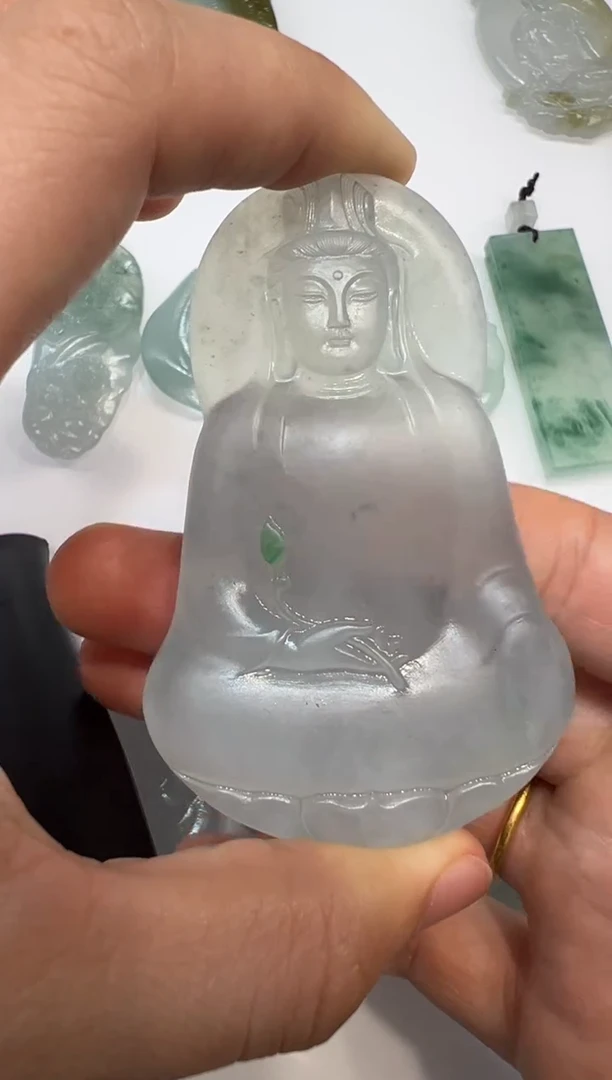 定制翡翠未镶嵌素衣