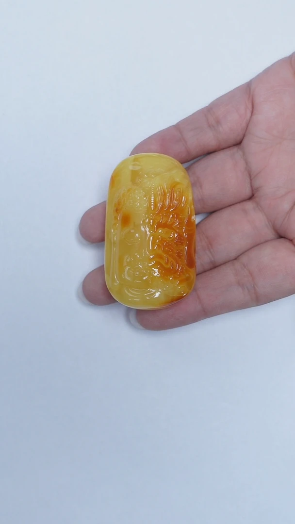 未镶嵌颈饰琥珀蜜蜡雕刻吊坠