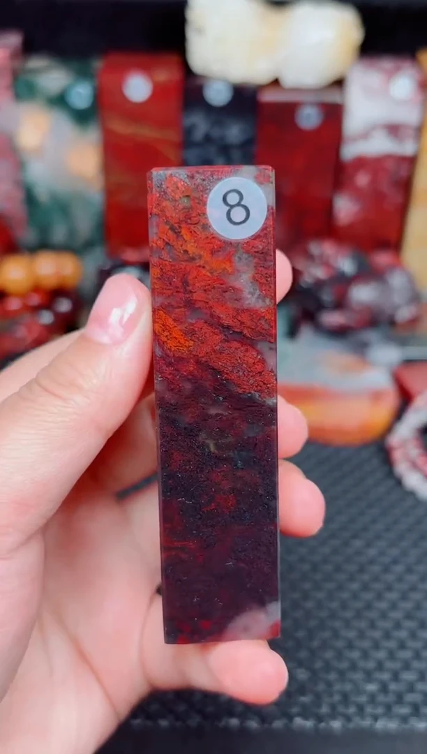 玉8号桂林鸡血玉印章、摆件