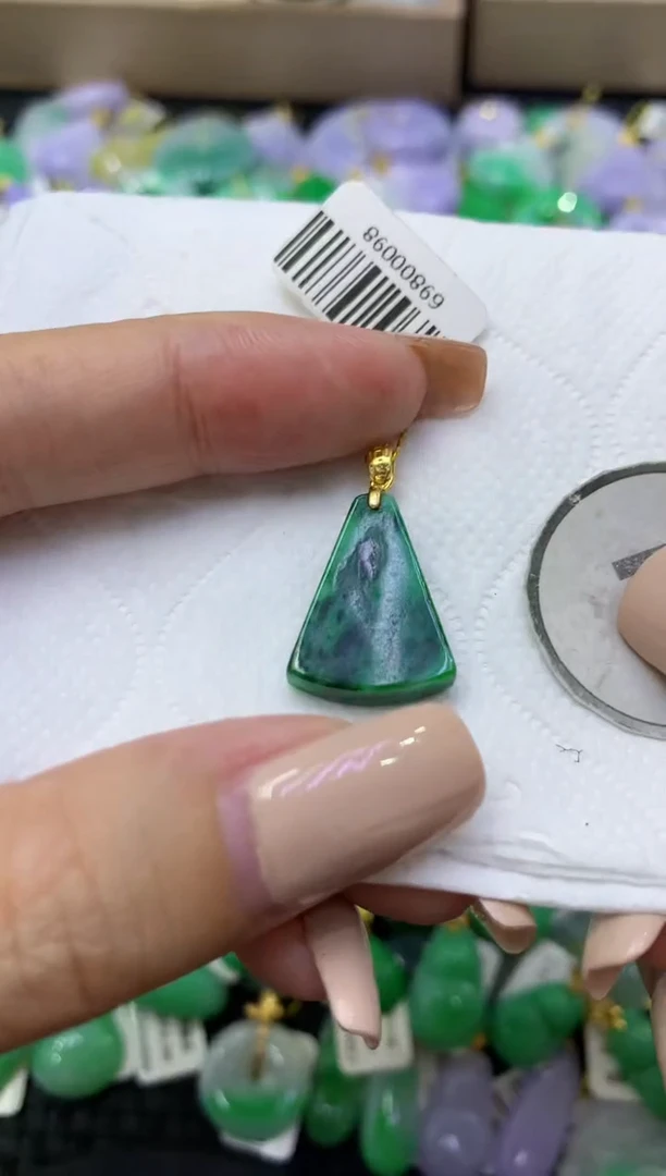 颈饰未镶嵌翡翠天然缅甸翡翠A货