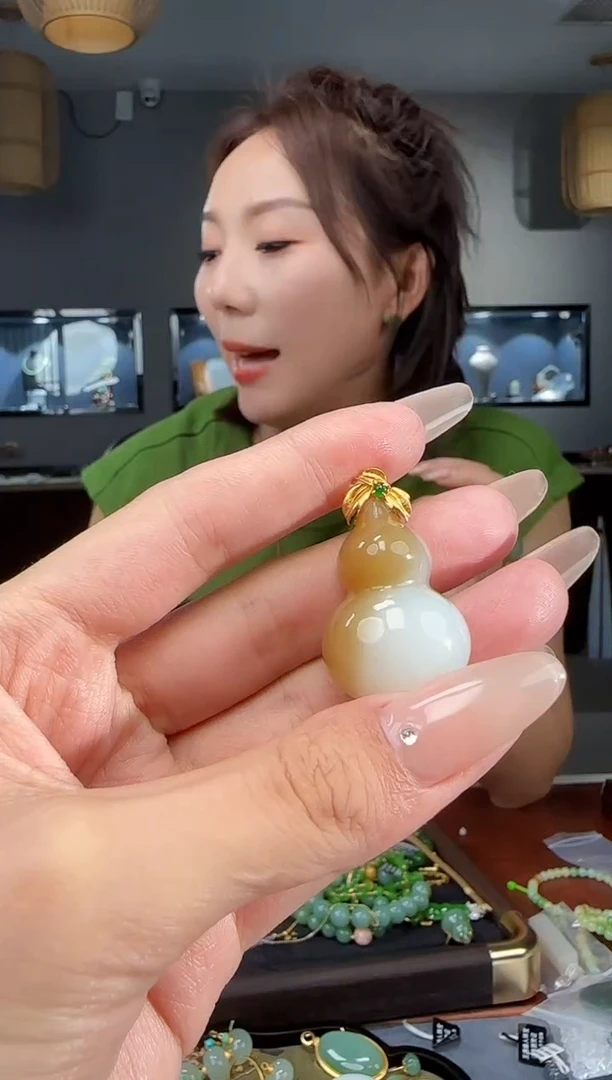 和田玉18K金镶嵌颈饰11
