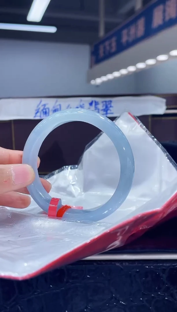 未镶嵌手镯翡翠7