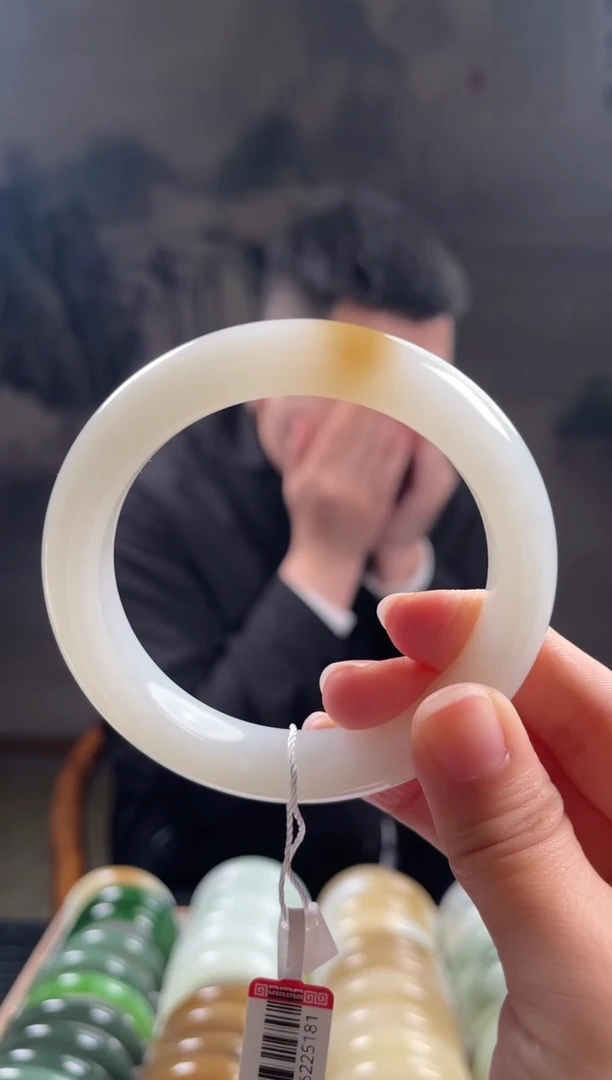 未镶嵌手镯和田玉60圈口仅一只