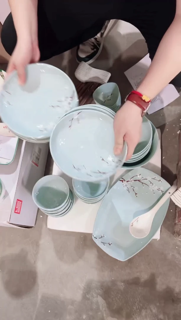 W顺祥缤纷56头套装餐具(樱之魅影-蓝)