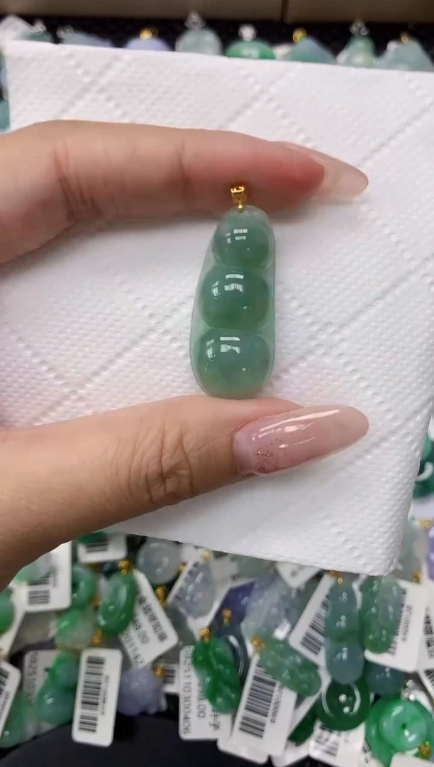 颈饰未镶嵌翡翠1111111111
