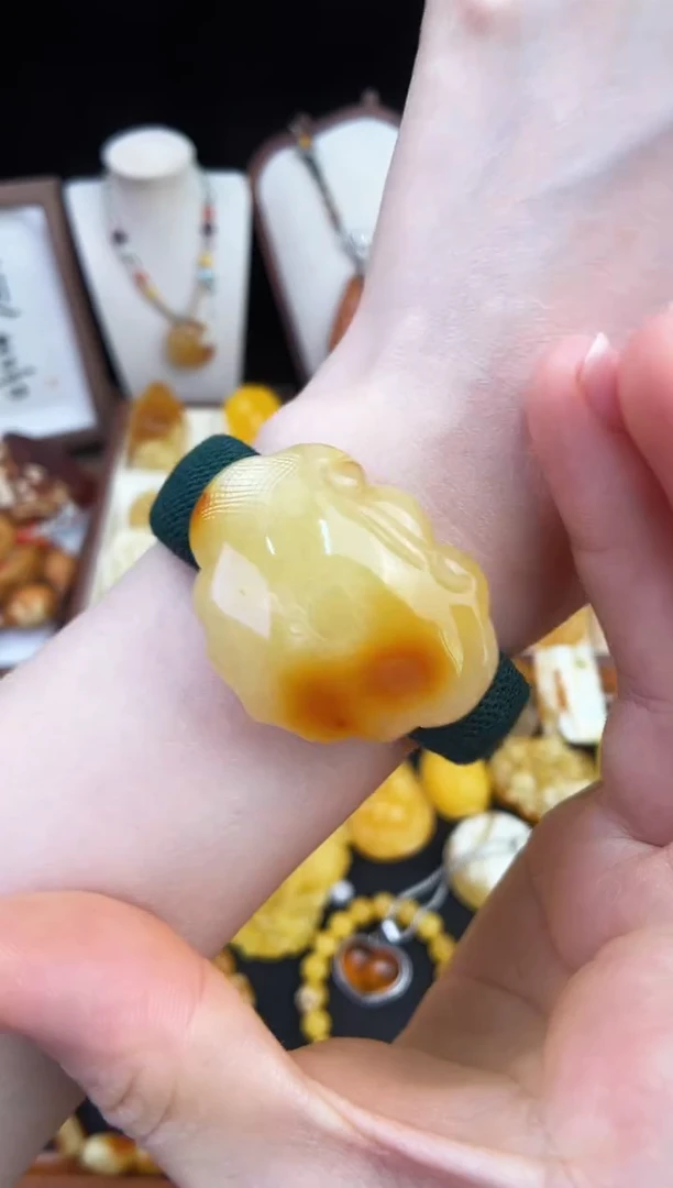 琥珀未镶嵌珠宝奇石柒月