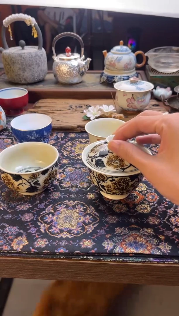 瓷片禾她观雲景德镇釉里金青花手工手绘牡丹盖碗杯