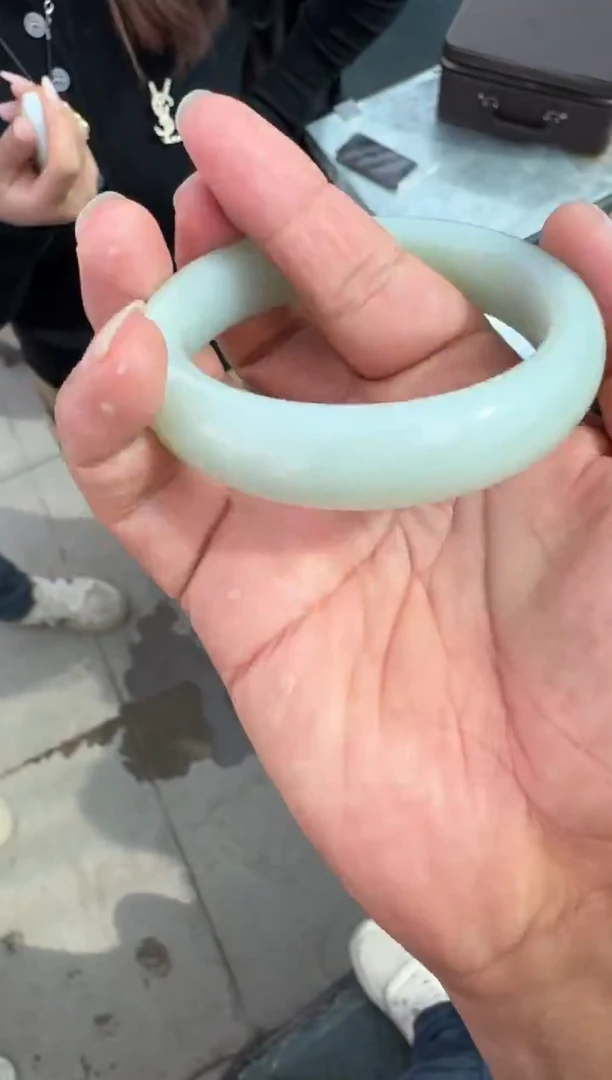未镶嵌和田玉（糖玉）挂件和田玉