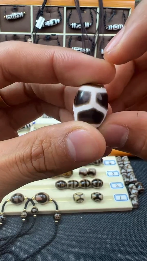 未镶嵌颈饰玛瑙/玉髓（覆膜）50.